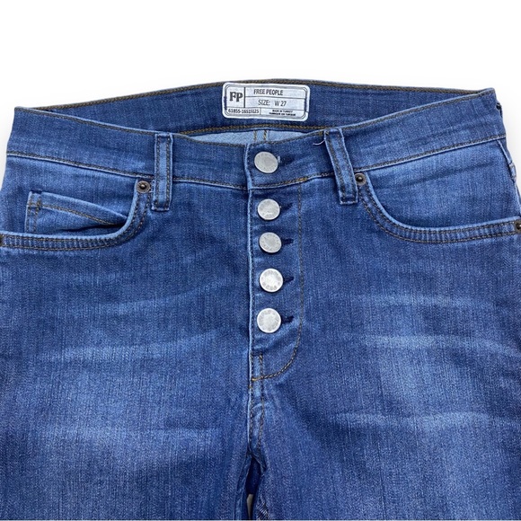 Free People Mid-Rise Dark Wash Cropped Skinny Jeans 27 NWOT - Picture 2 of 5
